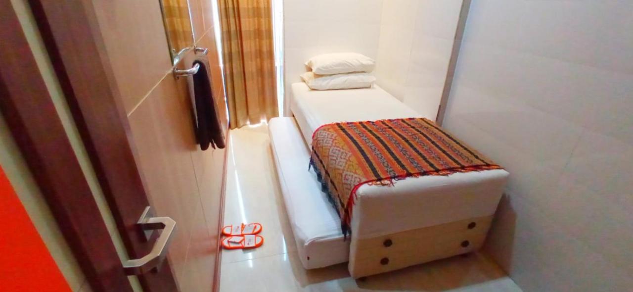 The Cabin Hotel Gandekan Yogyakarta Exterior foto