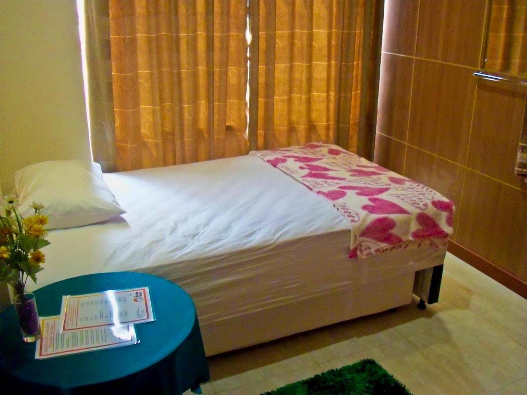 The Cabin Hotel Gandekan Yogyakarta Exterior foto